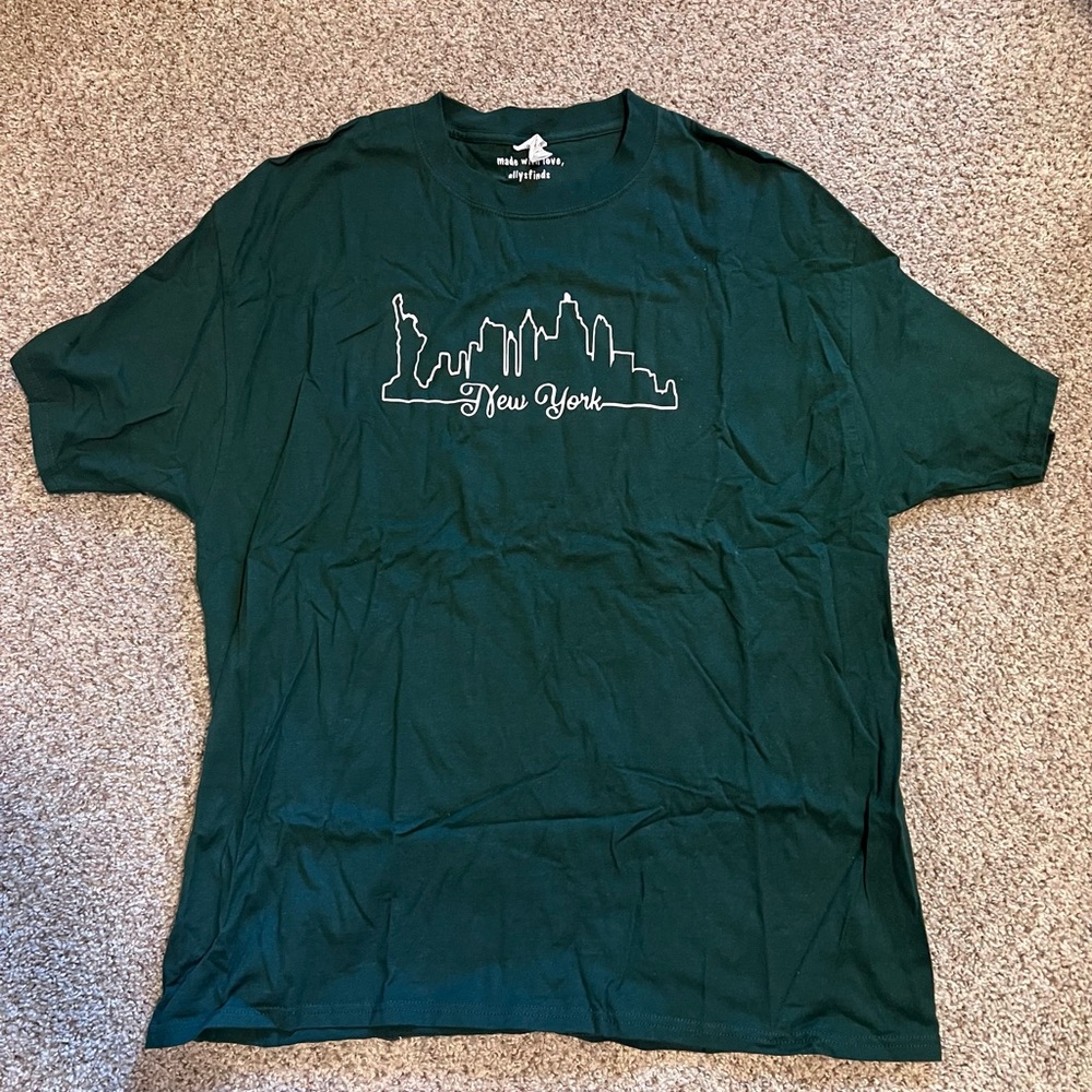 New York Skyline Graphic Tee - Green